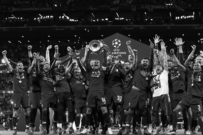 篮球CBA球队启用新训练馆，设备全面升级