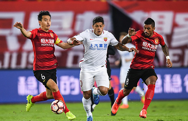 莫雷托：尤文正密切关注塞内西，球员预计不会和伯恩茅斯续约（莫雷托：尤文紧盯塞内西，预计球员不与伯恩茅斯续约）