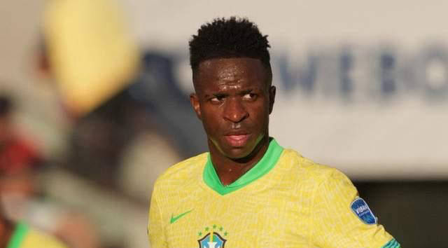 吴曦迎来个人生涯400场顶级联赛出场，同年龄段仅次于王大雷