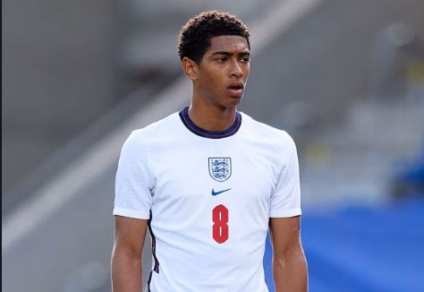 英超积分榜：曼联力克狼队升至第6，曼城落后榜首阿森纳2分（英超榜况：曼联击败狼队升第6，曼城距领头羊阿森纳2分）