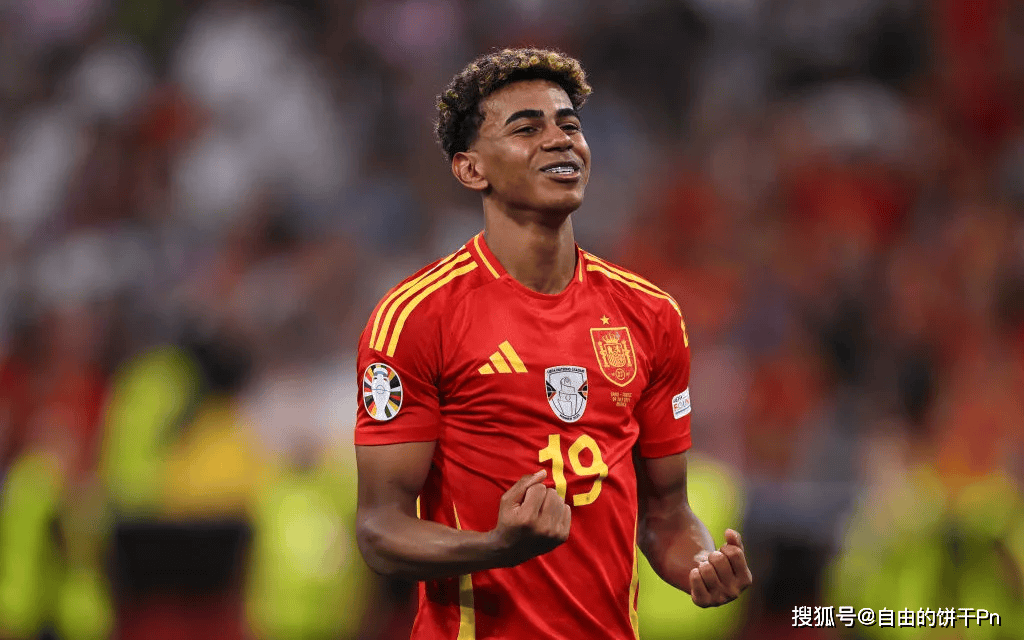 蓉城客战新鹏城首发：4外援PK3外援，韦世豪、周定洋出战（蓉城客场挑战新鹏城首发出炉：4外援对决3外援，韦世豪、周定洋先发）