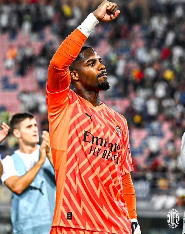 选择热刺6号球衣，帕利尼亚：这个数字与我祖父有关