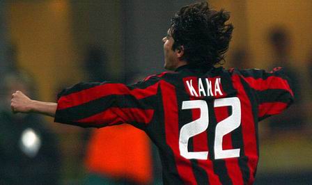 欧冠半场：克瑙夫打破僵局，法兰克福1-0巴塞罗那（欧冠半场战报：克瑙夫先开纪录，法兰克福暂1-0领先巴萨）