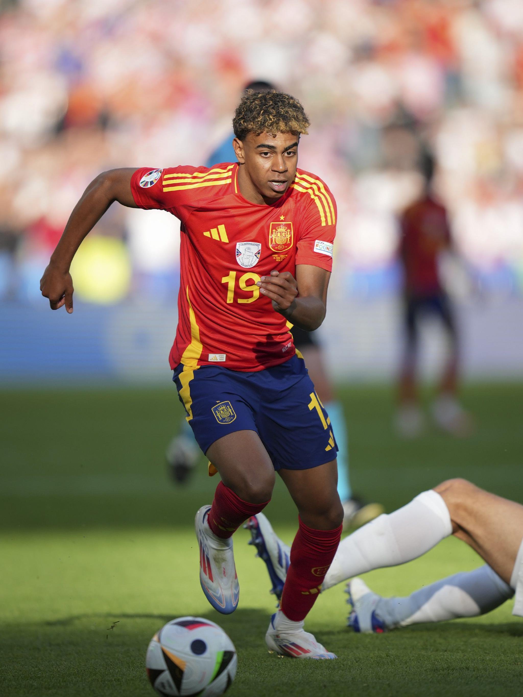 华盛顿国民队新星克鲁兹在 2024 赛季展现顶级臂力，震惊联盟