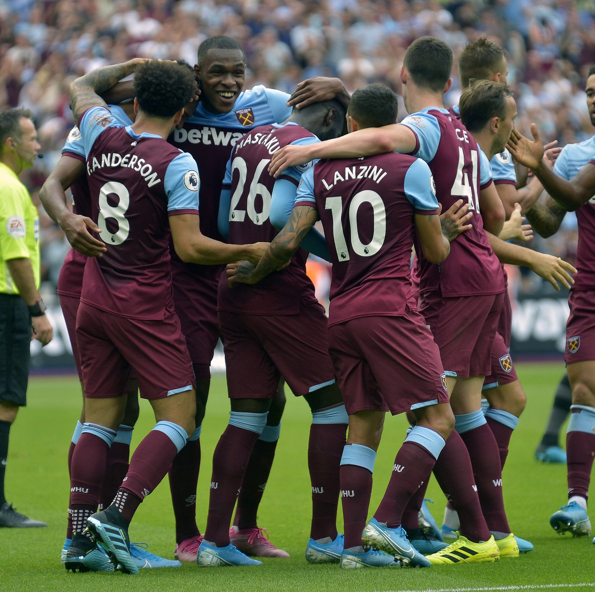 9三分爆砍41分！两大奇兵造17分大逆转！米切尔34+7+6难救主（飙中9记三分砍41分！两大奇兵掀17分逆转，米切尔34+7+6无力回天）